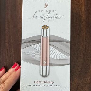 NIB BEAUTY BOOSTER YELLOW LED LIGHT